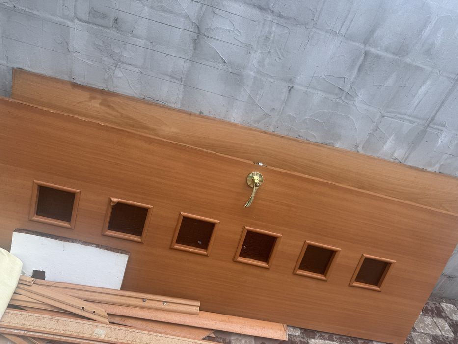 Продам б/у двери