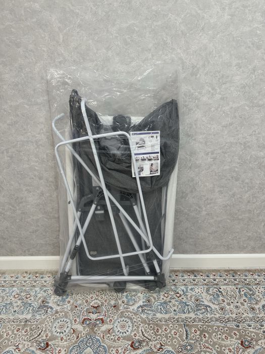 Детский манеж на колесиках