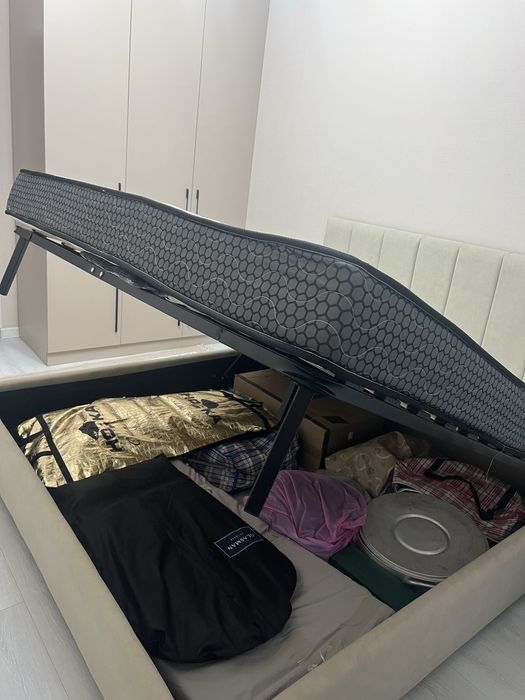 Спальный кровать