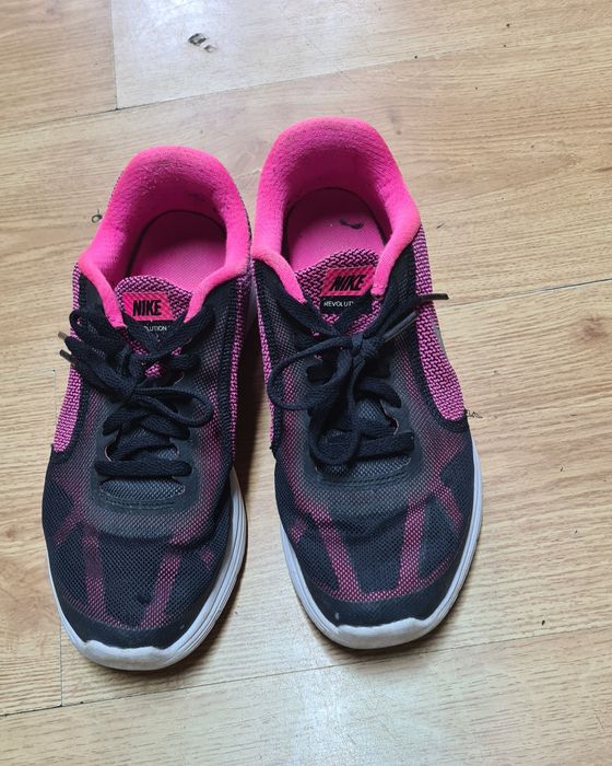 Дамски  оргинални маратонки Найк