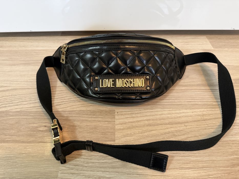 Borseta Love moschino