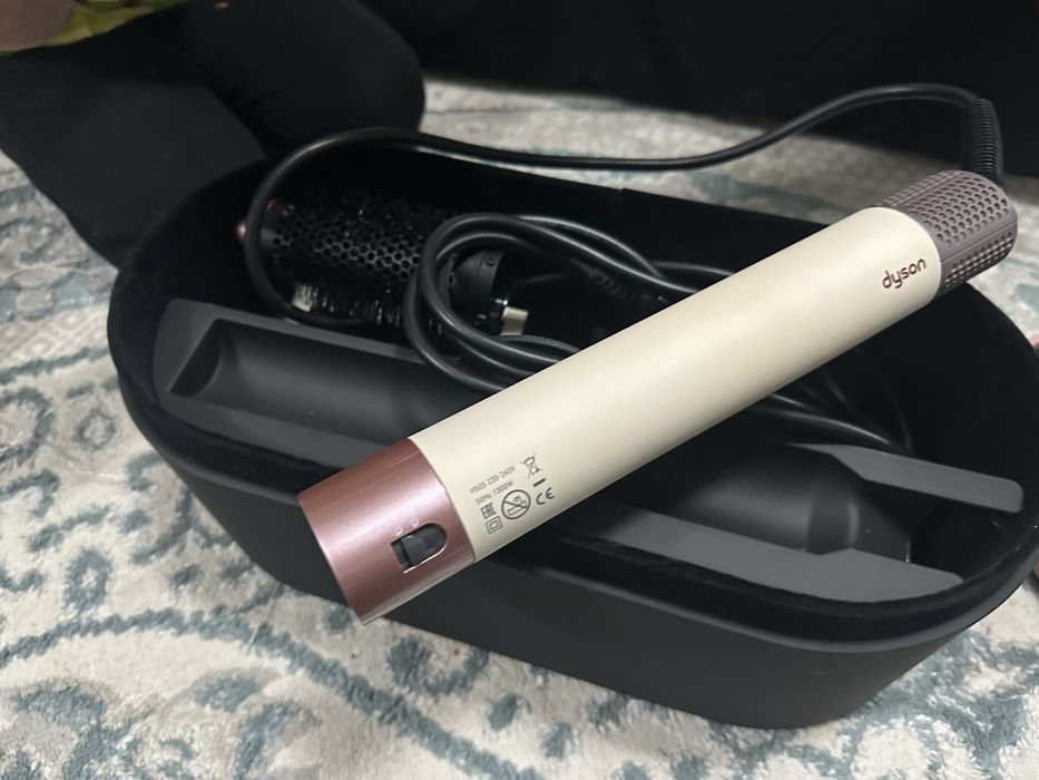 Продам фен дайсон