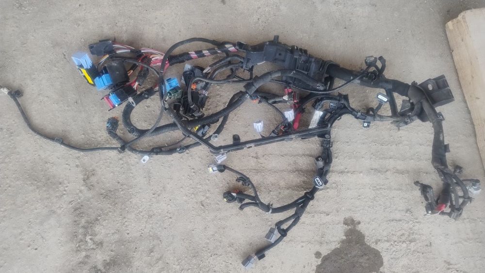 Vând piese auto electrmotor