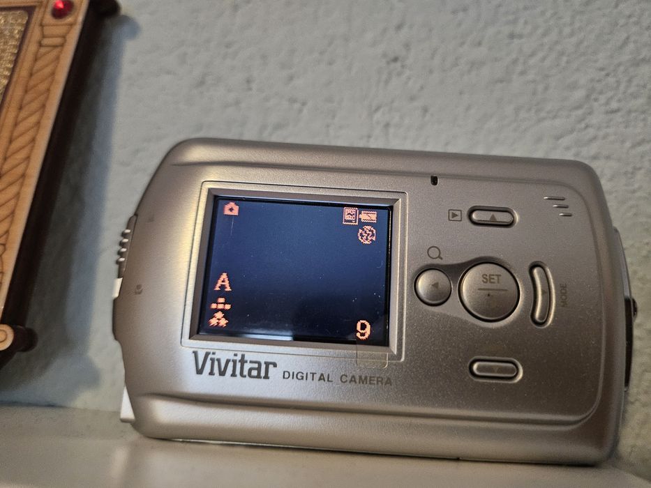 Дигитална ретро камера Vivitar