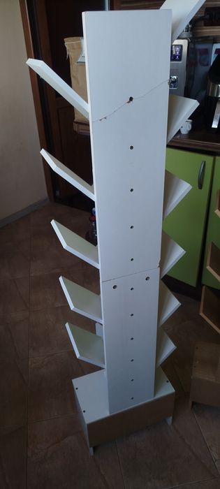 Библиотека / етажерка за книги