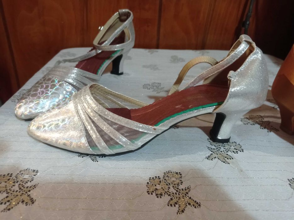 Обувки за спортни танци танци