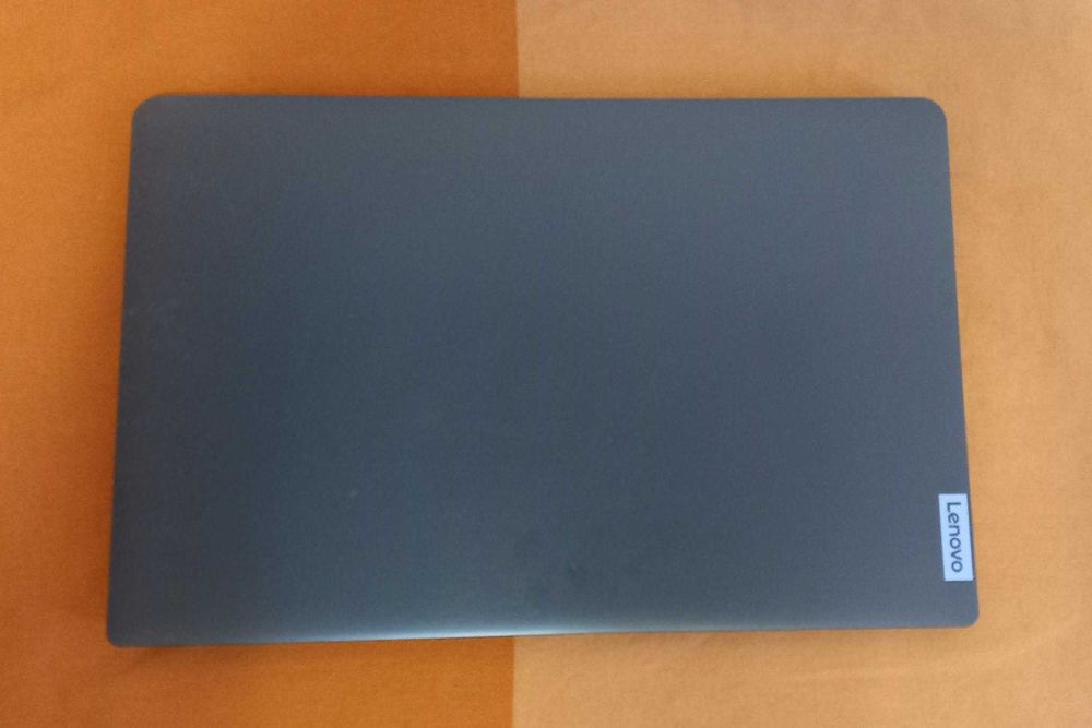 Лаптоп Lenovo IdeaPad 1 15ALC7 16 GB / 1TB SSD + ПОДАРЪК (виж описанието)