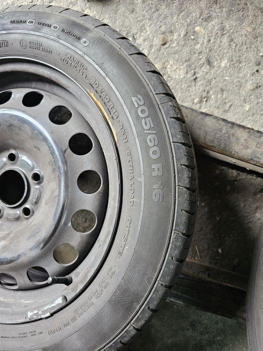 4 anvelope vara 205 60 16 Continental 6.6mm