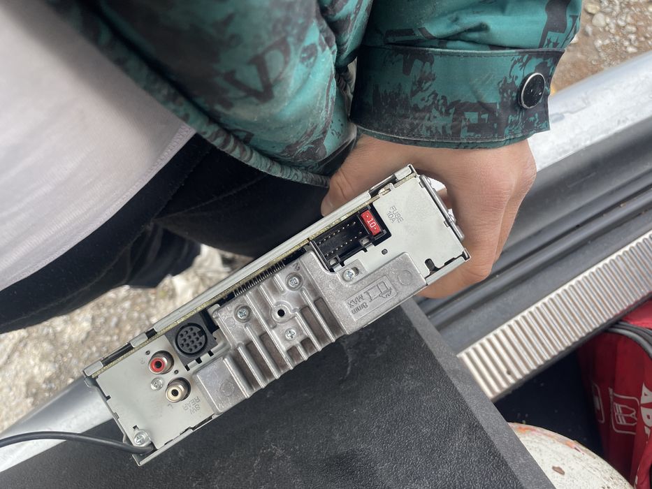 Продавам Радио Kenwood