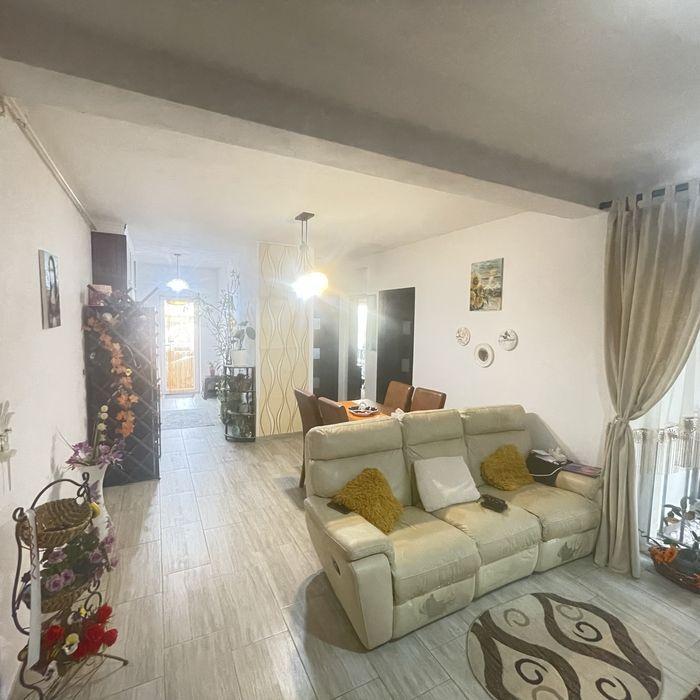 Apartament 3 camere cu gradina.