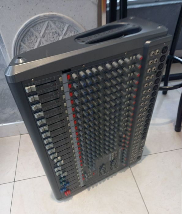 Микшер Dynacord 1600 и большие колонки 15 дюймов JBZ.