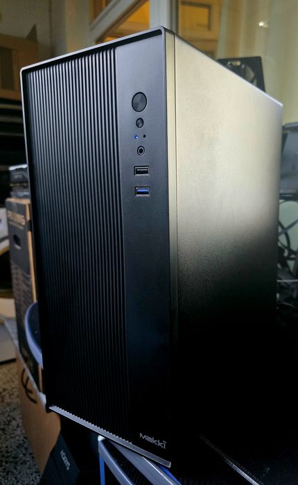 Мини работна станция (Xeon 6-ядра / RX 570 4GB / SSD NVMe / Win 11