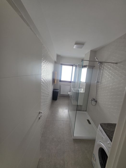 Închiriez apartament