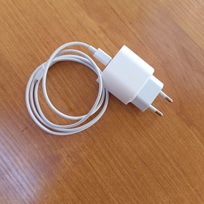 iPhone 14 в хорошем состоянии.