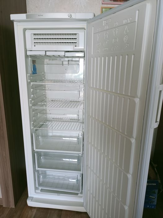 Продам морозильную камеру Indesit