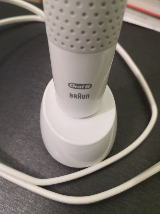 PERIUȚA electrica Braun oral B Pro timer