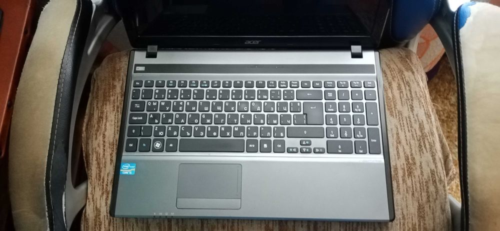 Продавам Лап топ acer