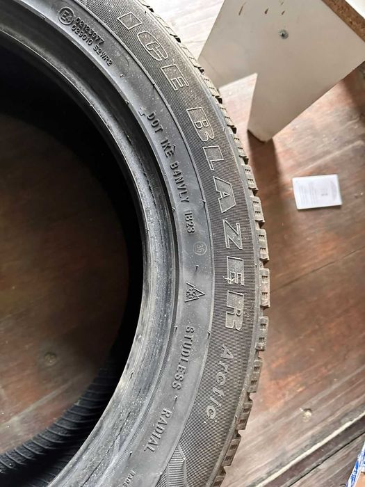 Диски R17 черного цвета от Lexus