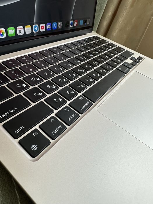 Macbook air 13” M2