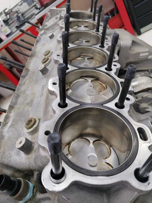 Reconditionare Motoare Land Rover-Jaguar, Mercedes-Benz, BMW, Porsche.