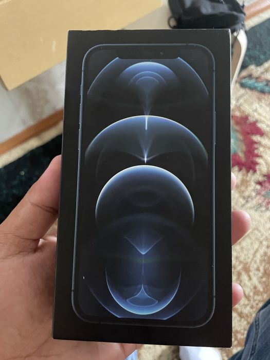 Продам телефон iPhone 12 Pro