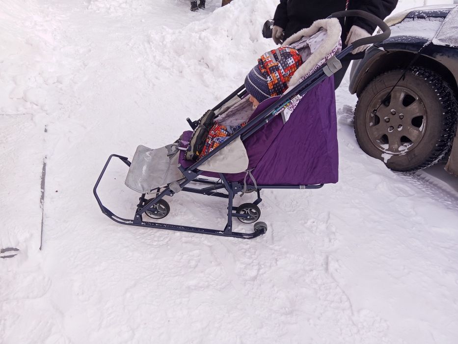 Продам санки с колесами