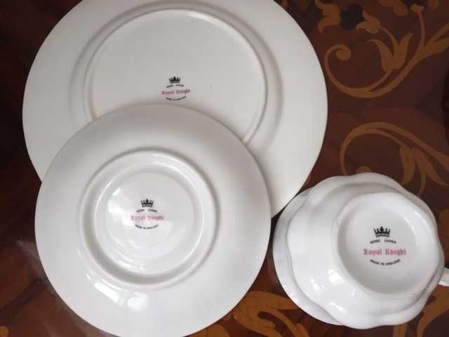 2 trio Royal Knight Anglia Bone China