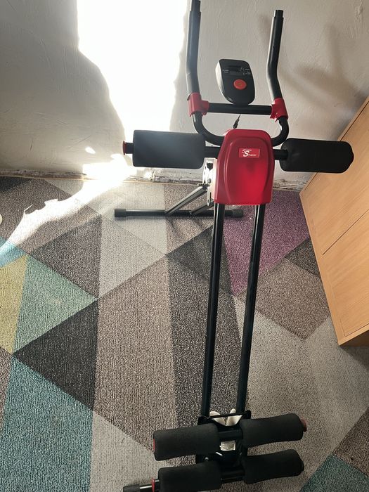 Силовой тренажёр пресс-машина