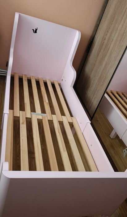 Vand pat fete IKEA culoare roz