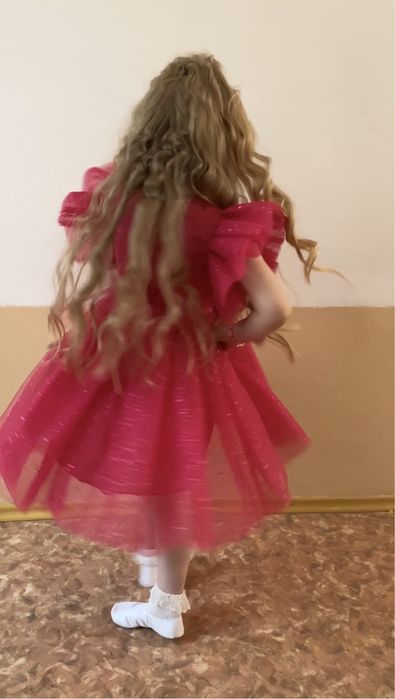 Продам бальное платье на 6-7 лет
