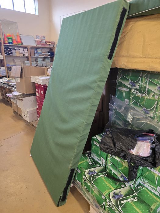 дюшек за спортен салон