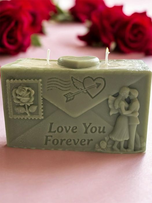 Свещт във фирмата на лодка