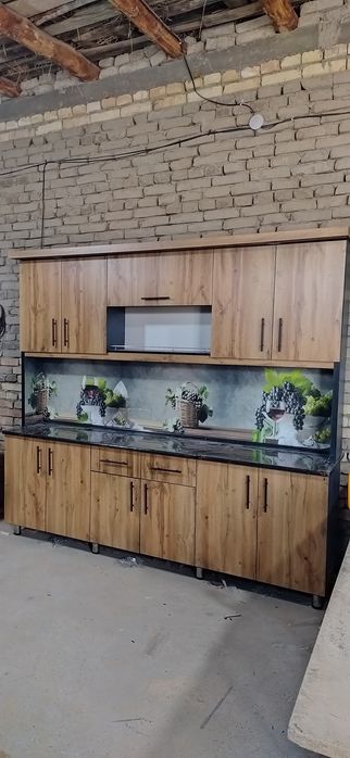 2.40 razmerdagi oshxona mebellari