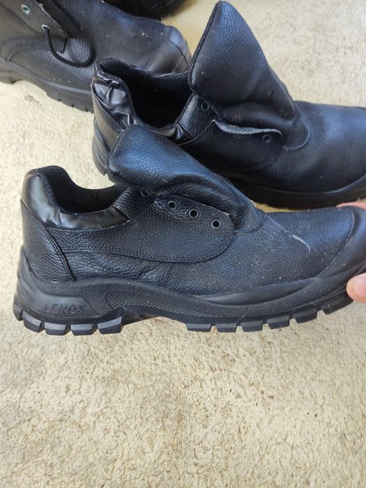 Работни обувки с бомбе 48 номер