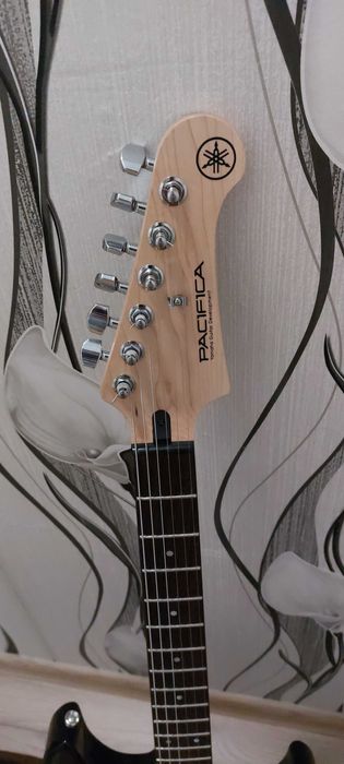 Електрическа китара yamaha pacifika 112v + подарък китарен кабел 6 м