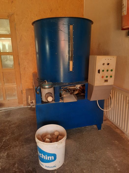 Presă de brichetă