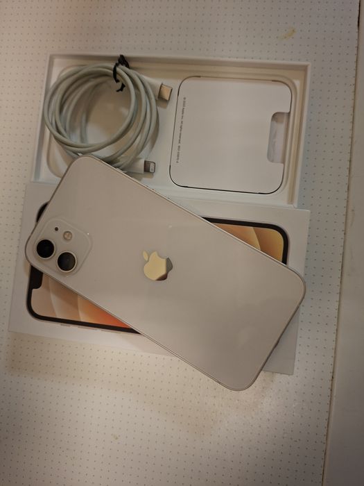 Iphone 12 White  Перфектен!