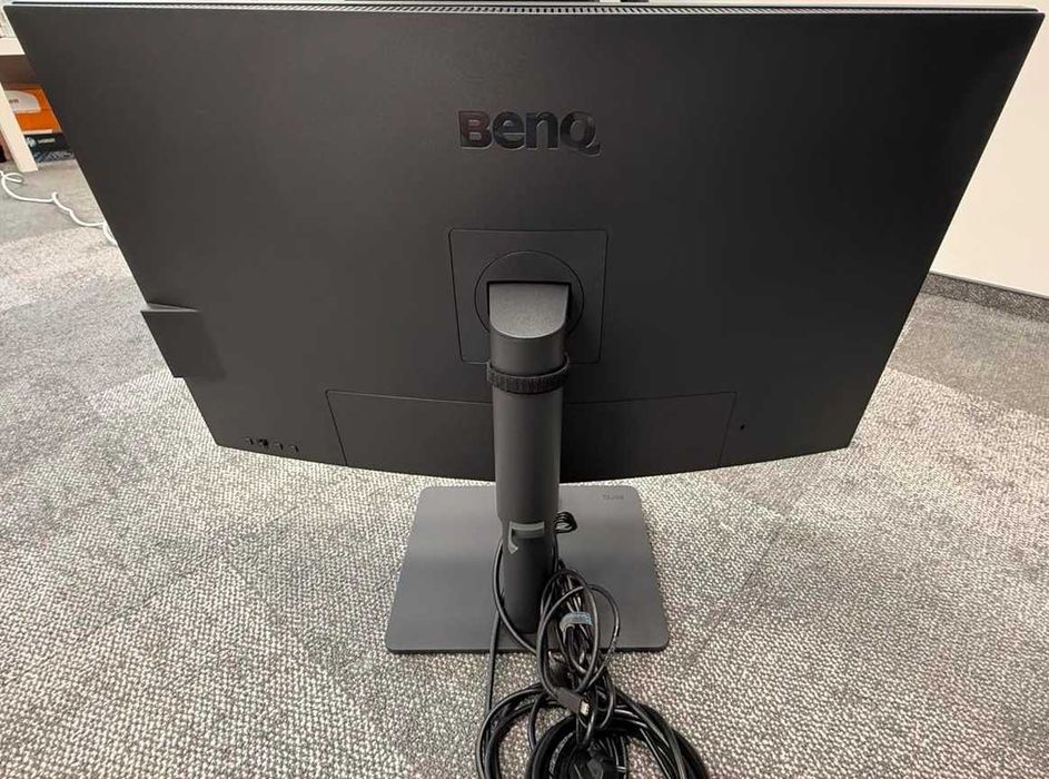 BenQ PD3205U 32" 4K IPS професионален монитор / USB-C 90W / KVM