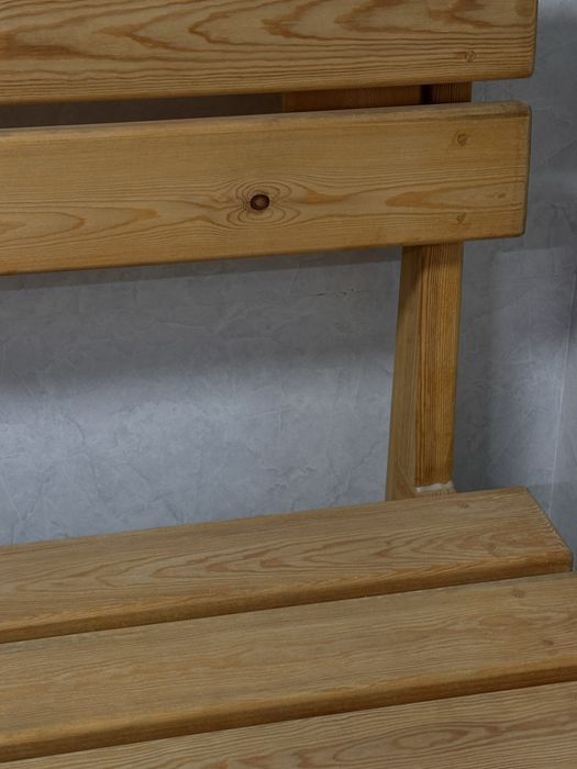 Продам деревянный стол со скамейкой