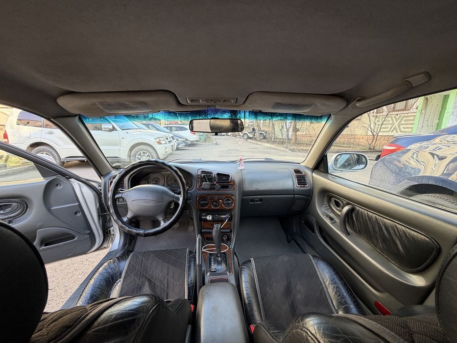 Mitsubishi Galant хэтчбек