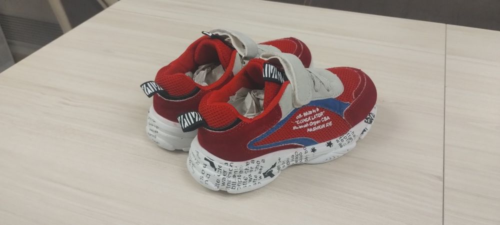 Червени детски маратонки 29 номер