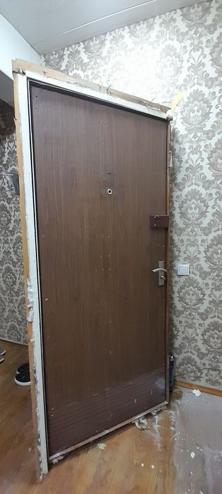 Эшик сотилади. Продаётся двери