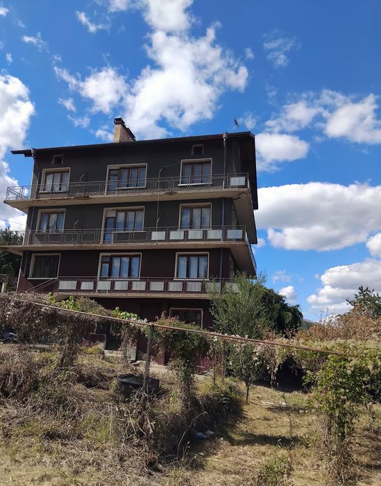 Продава къща в с.Коркина общ.Бобов дол