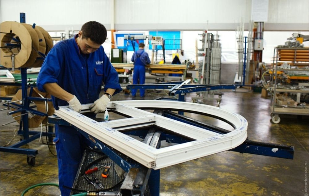 Изготовления окон дверей витражей