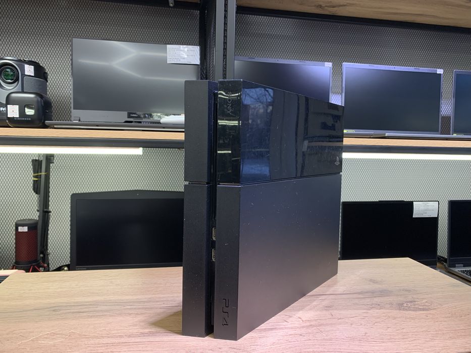 Sony PlayStation 4 Fat, 500 GB, 2 джойстика, 1268/А10