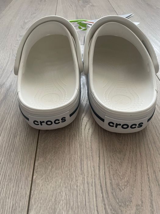 Crocs noi cu eticheta