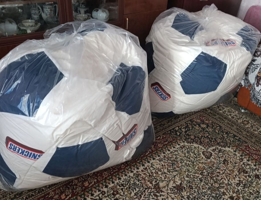 Новое кресло-мешок «Футбольный мяч» Snickers (Бинбэг) — 2 шт
