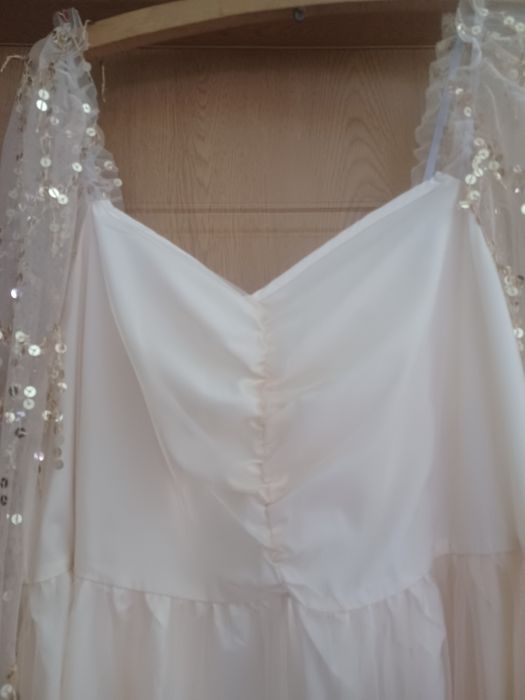 Rochie elegantă crem