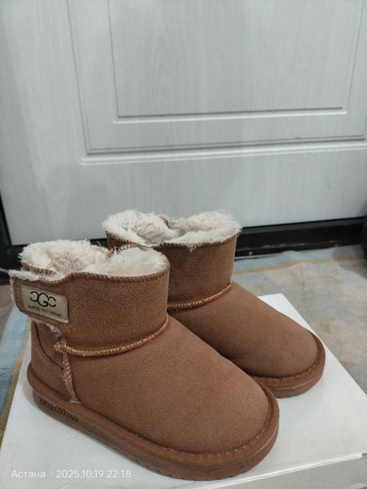 Продам угги детские
