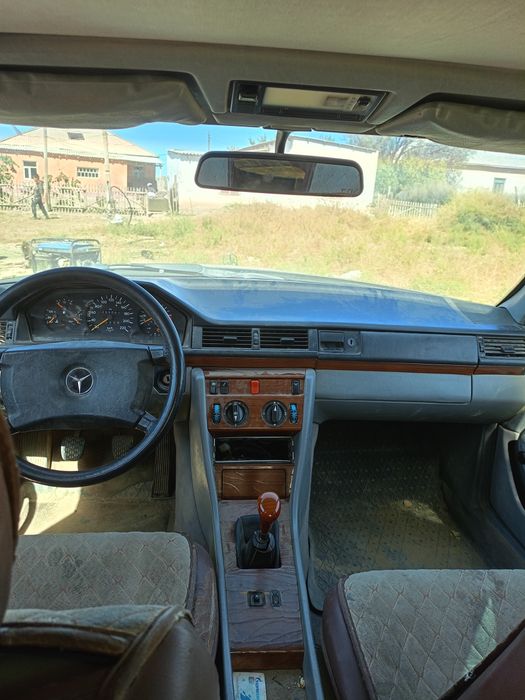 Мерседес 124 230